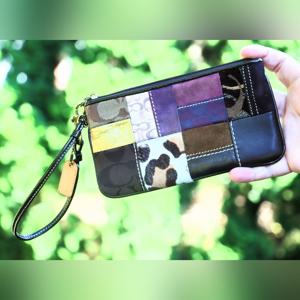 Vintage Coach Signature Canvas/Leather Brown Gold Purple Wristlet Wallet Patches